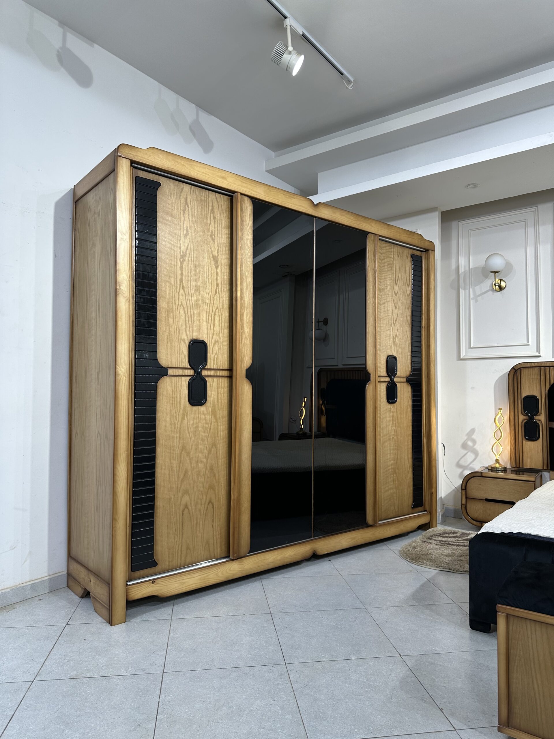 غرفة نوم موديل التميز Chambre a Coucher Modele Excellence Marron - الصورة 3