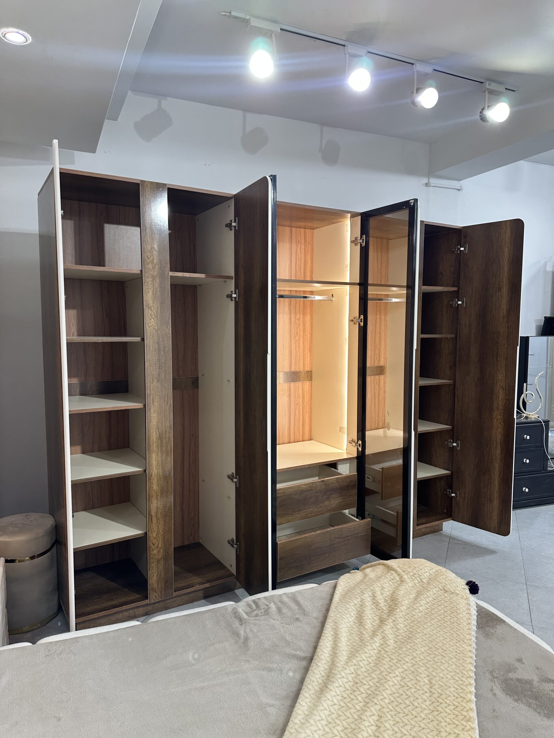 غرفة نوم موديل موناليزا Chambre a Coucher Modele Monaliza Beige - الصورة 11